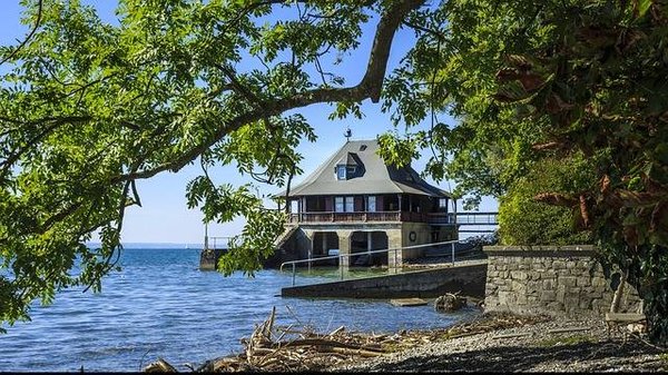 Où trouvez un parc résidentiel de loisirs en Bretagne pour investir dans l'immobilier en bord de mer ?
