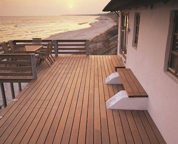 Quel bois faut-il utiliser pour une terrasse en bord de mer ?